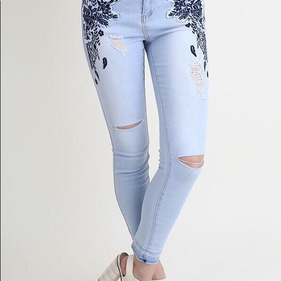 Umgee Embroidered Skinny Jean - Picture 3 of 6